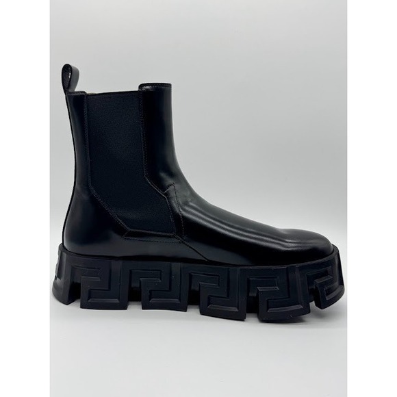 Versace Greca Size 41 Black Leather Ankle Length Boots - Picture 6 of 12
